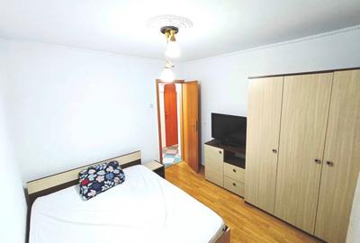 Apartament cu 3 camere decomandat în Apărătorii Patriei