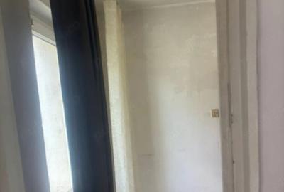 Apartament cu 3 camere semidecomandat în Exterior Vest - 1