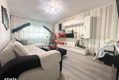 Apartament cu 3 camere decomandat în Far - 2