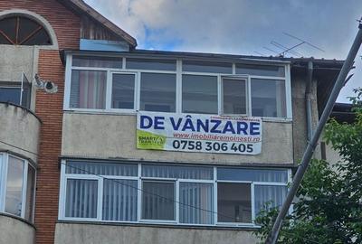 Apartament cu 3 camere decomandat în Sud