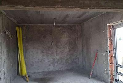Casă cu 4 camere cu Teren 250 Mp în Malu Mare - 5
