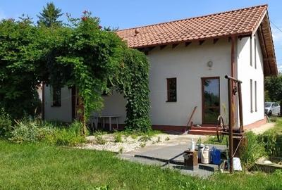 Casă individuală cu 3 camere cu Canalizare în Hotarele - 12
