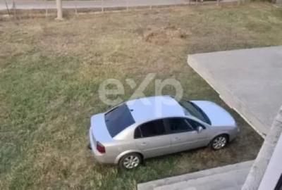 Casă cu 8 camere cu Teren 200000 Mp în Central - 4