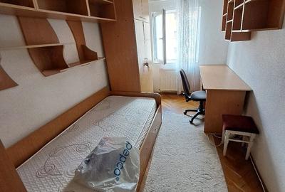 Apartament cu 3 camere decomandat în Cetate - 2