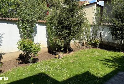 Apartament cu 4 camere decomandat, mobilat în Central