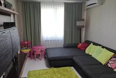 Apartament cu 4 camere decomandat, mobilat în Crângași