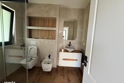Casă cu 4 camere în Valea Adâncă