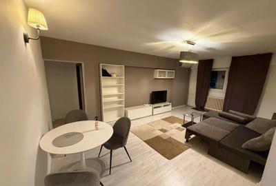 Apartament cu 3 camere semidecomandat, mobilat în Tineretului