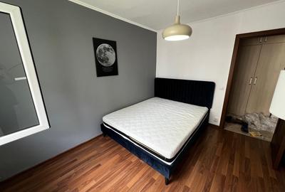 Apartament cu 3 camere decomandat în Exterior Vest