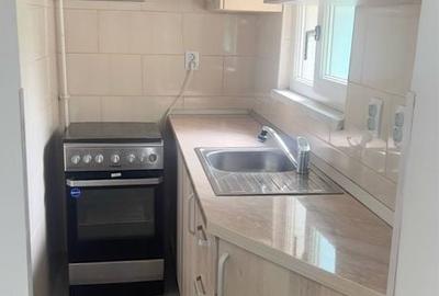 Apartament cu 2 camere decomandat în Rovine