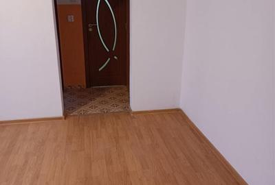Apartament cu 2 camere semidecomandat în Exterior Vest