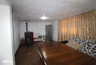 Casă cu 3 camere în Buduhala