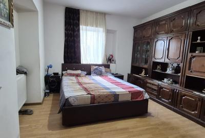 Casă cu 4 camere cu Teren 912 Mp în Central - 3