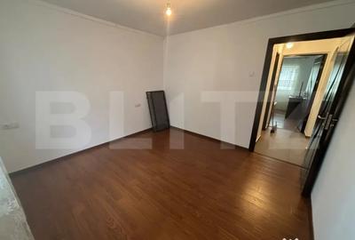 Apartament cu 3 camere decomandat în Micro 11