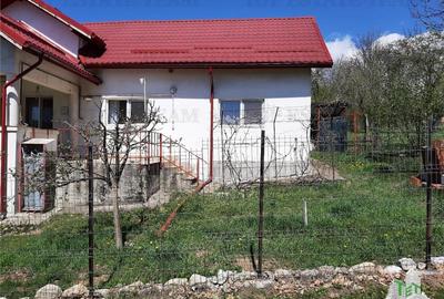Casă individuală cu 6 camere cu Teren 522 Mp în Bogdănești (Tomșani) - 3