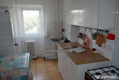 Apartament cu 3 camere decomandat în Independenței - 2