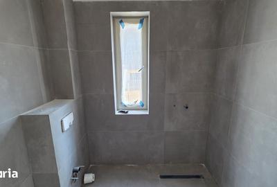 Casă cu 5 camere cu Teren 250 Mp în Bucium