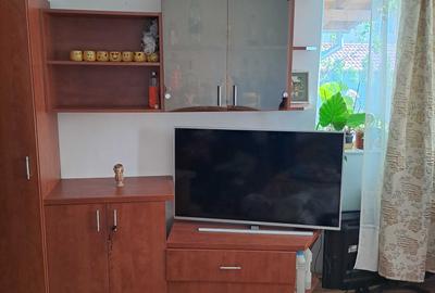 Casă cu 2 camere cu Teren 400 Mp în Mărăști