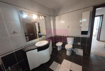Casă individuală cu 7 camere cu Canalizare în Central - 15