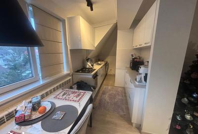 Apartament cu 3 camere semidecomandat, mobilat în Central
