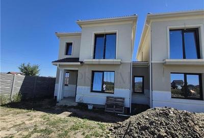 Duplex cu 5 camere cu Teren 305 Mp în Moșnița Nouă