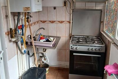 Apartament cu 3 camere decomandat în Uiești - 7
