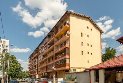Apartament cu 3 camere decomandat în Barbu Văcărescu