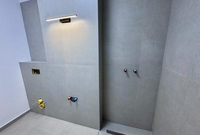 Apartament cu 3 camere semidecomandat în Florești