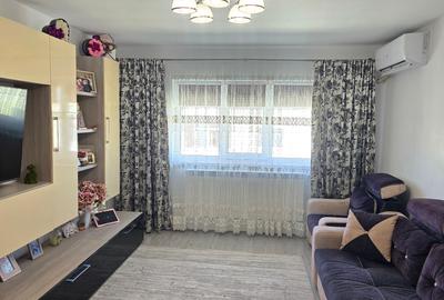 Apartament cu 3 camere decomandat în Împăratul Traian