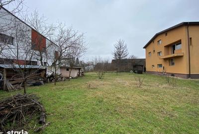 Casă cu 7 camere cu Canalizare în Sisești - 1