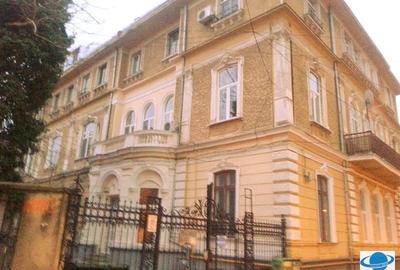 Apartament cu 2 camere decomandat în Universitate