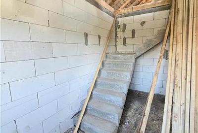 Casă individuală cu 4 camere cu Canalizare în Lumina - 8