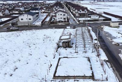 Teren de 700 mp, în Săbăreni