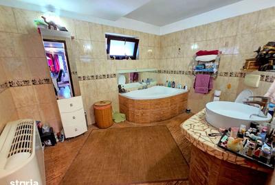 Casă cu 8 camere cu Teren 660 Mp în Micro 2 - 12
