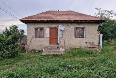 Casă cu 2 camere cu Teren 850 Mp în Săpoca - 2