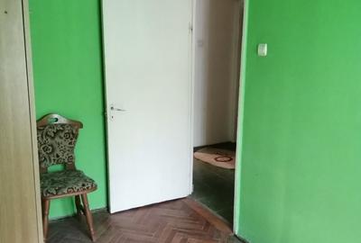 Apartament cu 3 camere semidecomandat în Satu Nou - 1