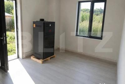 Casă cu 3 camere cu Teren 1600 Mp în Central