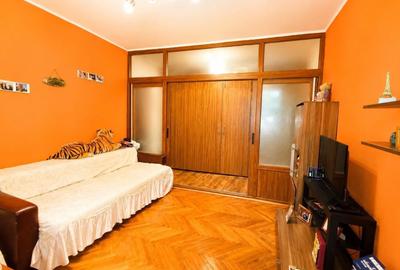 Apartament cu 4 camere decomandat, mobilat în City Park Mall
