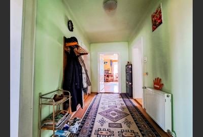 Casă cu 6 camere cu Canalizare în Sub Arini - 35