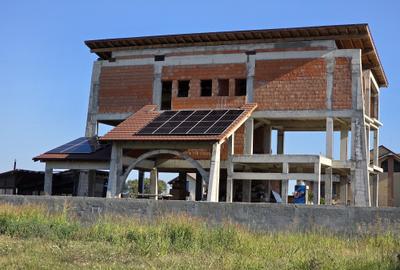 Casă cu 4 camere în Palazu Mare
