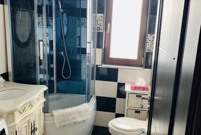 Apartament cu 3 camere semidecomandat în Păcurari