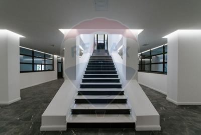 Spațiu comercial, de 890 mp, în Central - 1