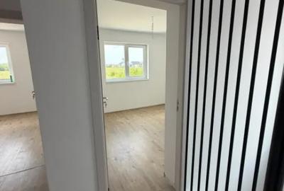 Casă cu 5 camere cu Teren 307 Mp în Malu Mare