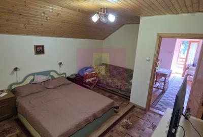 Casă cu 4 camere în Central