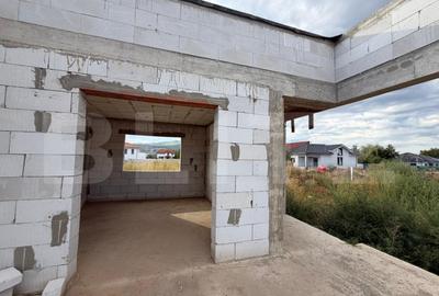 Casă individuală cu 4 camere cu Teren 350 Mp în Cetate