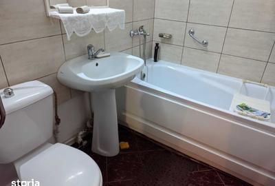 Apartament cu 3 camere semidecomandat în Marna