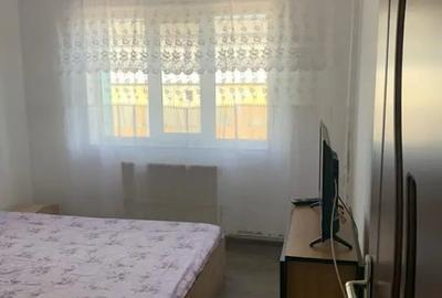 Apartament cu 3 camere semidecomandat în Milcov - 1