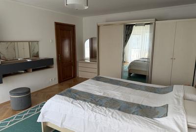Apartament cu 3 camere decomandat, mobilat în Decebal
