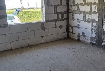 Casă cu 4 camere cu Teren 402 Mp în Ișalnița - 13