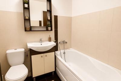 Apartament cu 2 camere decomandat în Tractorul - 4